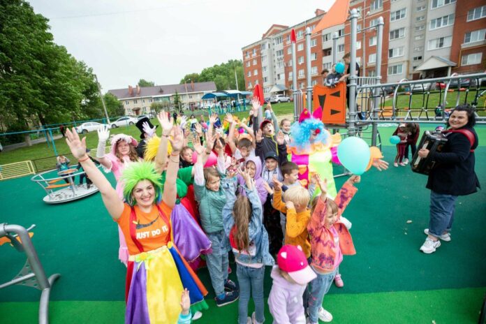 В округе открыли детскую игровую площадку