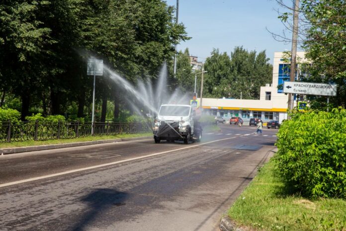 Аэрацию дорог проводят в Подольску в жаркие дни