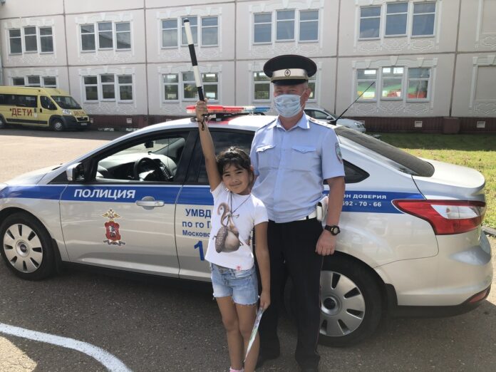 Подмосковные полицейские провели разъяснительную работу о правилах поведения на дороге