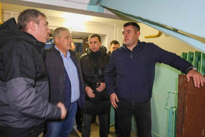 Глава Городского округа Подольск провёл осмотр домов на улице Кирова