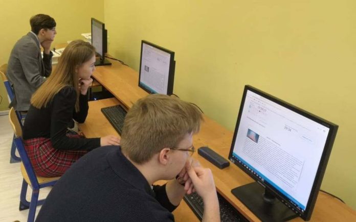 Информируем подольчан: десятиклассники Московской области написали метапредметную региональную диагностическую работу