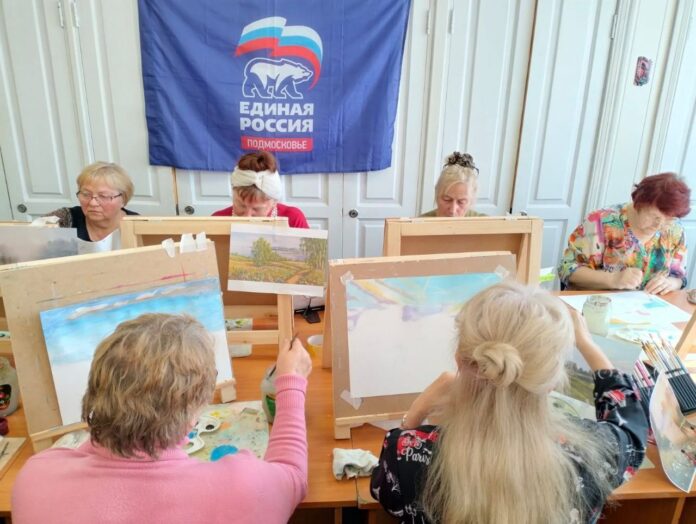 ИЗО-группа «Гармония» в Доме культуры «Металлург» продолжает свою работу