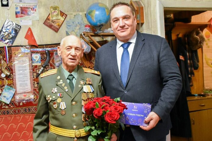 Акция «С Новым годом, ветеран!» в канун Нового года проводится партией «Единая Россия»