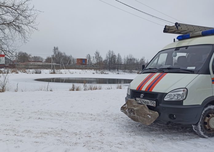 О толщине льда на Пахре 4 февраля