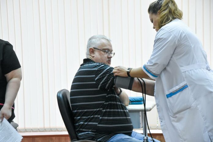 Более 50 человек смогли сделать прививки на выездных пунктах диспансеризации в Подольске