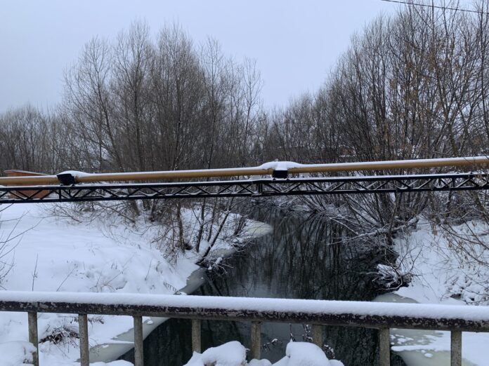 Продолжаются замеры подольскими спасателями толщины льда на водных объектах