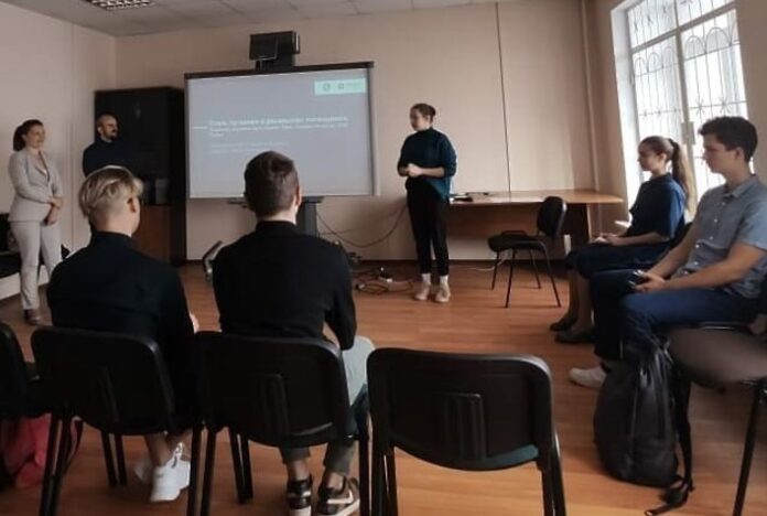 Представители ФГУП «НИИ НПО «ЛУЧ» обсудили проблемы взаимодействия предприятия со школами региона