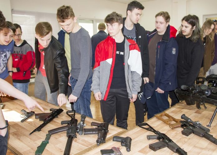 Акция «Неделя без турникетов» для старшеклассников Подольска прошла в ЦНИИТОЧМАШ