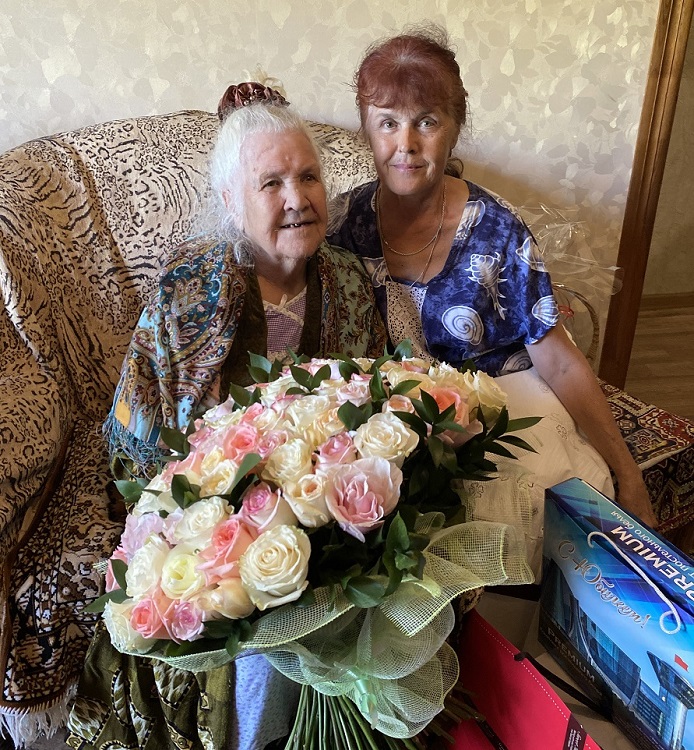 Труженица тыла Мария Алексеевна Листарова 15 августа принимала поздравления со 100-летним юбилеем