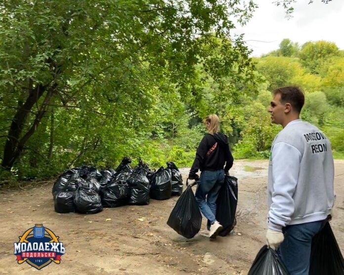 Молодежь Большого Подольска провела субботник