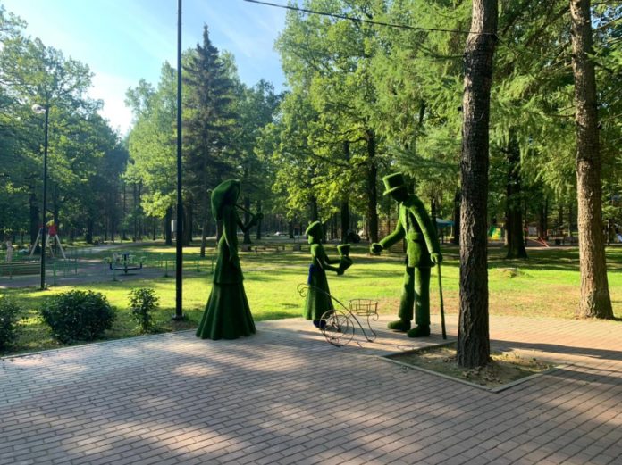 Парк Дубрава украсили новыми арт-объектами