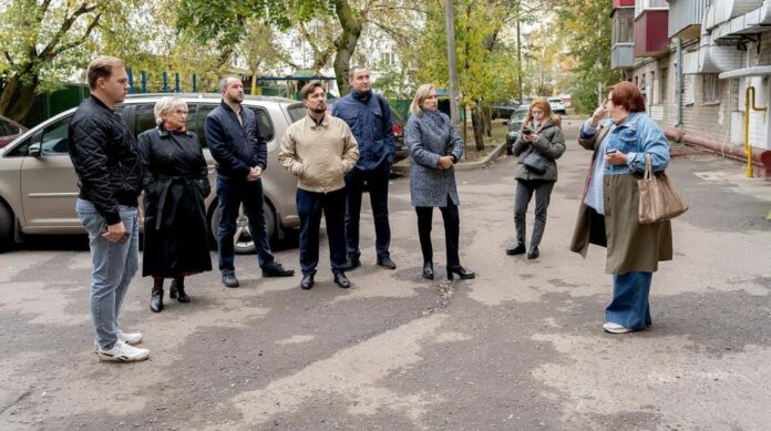 Однопартийцы провели проверку состояния территории в микрорайоне Центральный