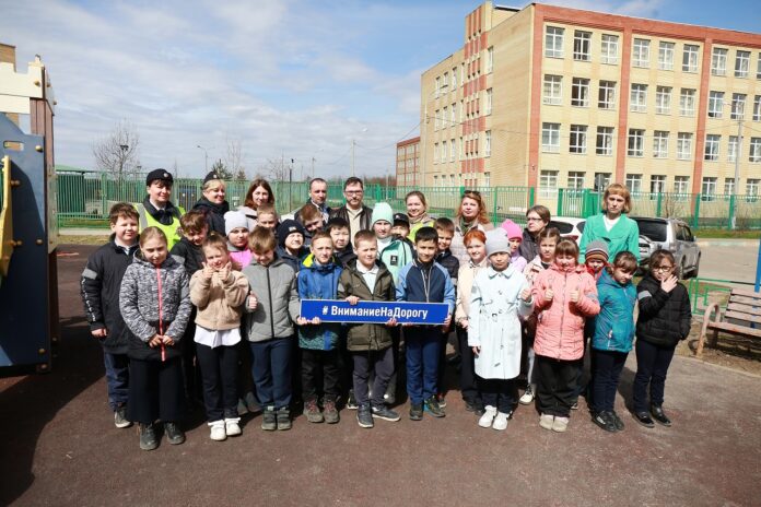 В Подольске полицейские и общественники провели профилактическое мероприятие «Внимание на дорогу»