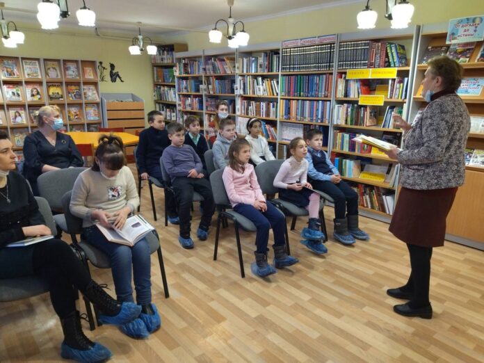 В климовской библиотеке №27 прошла встреча «Добрых рук мастерство»