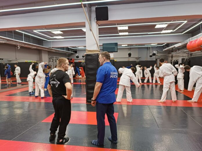 Разминка перед занятиями в клубе «Патриот» прошла успешно