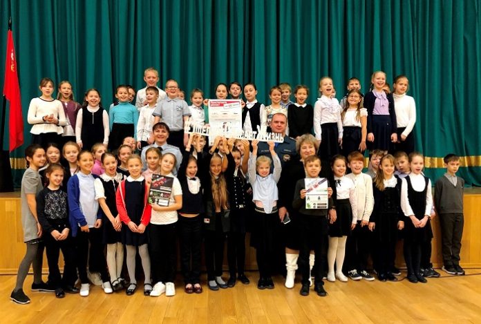 Дубровицкая школа имени Героя России А.Г. Монетова поддержала социальный проект «Один щелчок спасает жизнь»