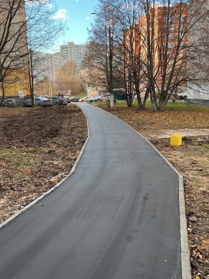 Обустраивать тротуары на месте народных троп продолжат в Подольске