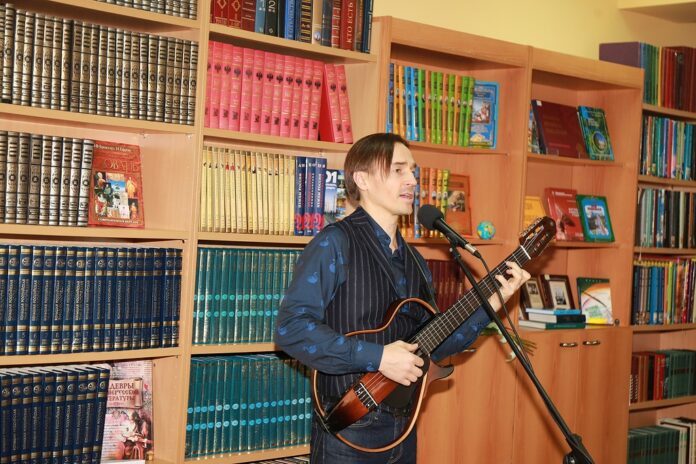 Арт-встреча с писателем Павлом Быковым прошла в Центральной библиотеке Подольска