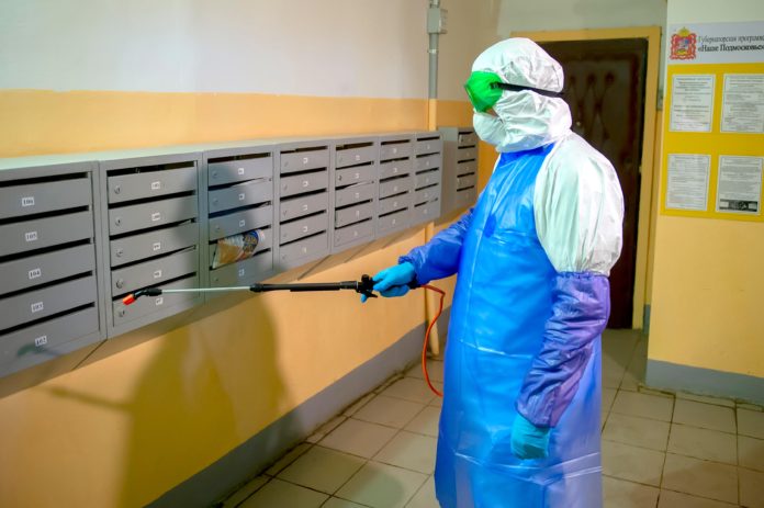 Проведена проверка качества уборки и дезинфекции в подъездах МКД № 58 на Большой Зеленовской