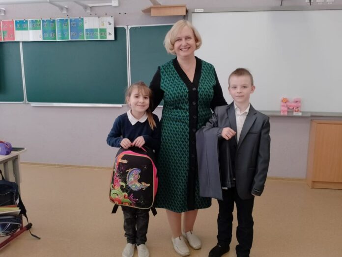 Депутат Совета депутатов оказала помощь семье беженцев