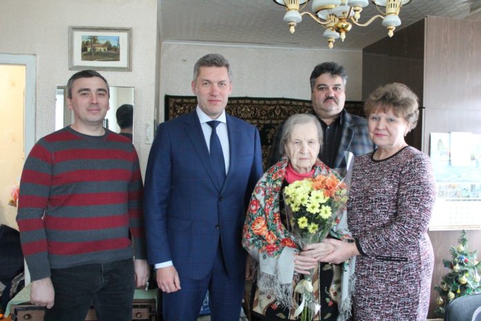 Поздравления с 90-летием принимали труженицы тыла 20 января в Климовске