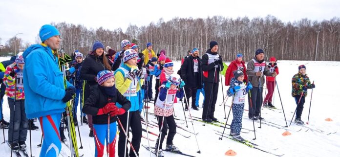 В мкр. Львовский 13 февраля прошла эстафета «Семейная лыжня»