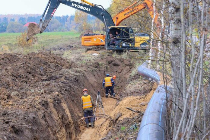 Продолжается капремонт водоводов питьевой воды вблизи Лучинского