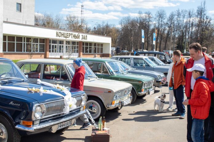 В День Весны и Труда в Подольске в 20-й раз открыли традиционную выставку ретроавтомобилей
