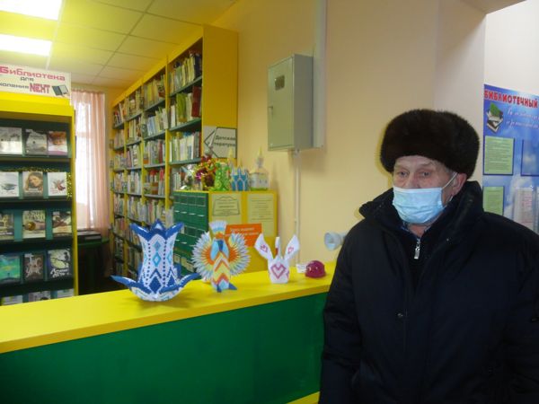Библиотека № 4 получает подарки от читателей
