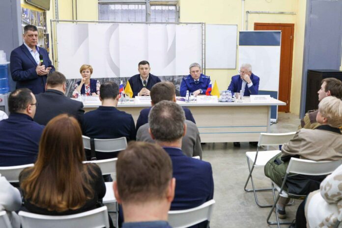 Партийцы Подольска продолжают встречи с трудовыми коллективами округа