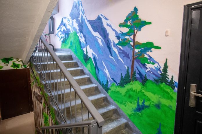 В микрорайоне Кутузово оценили качество ремонта подъездов