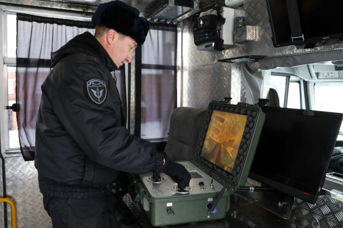 Сотрудники ОМОН «Русич» рассказали о технических новинках, имеющихся на вооружении инженерных подразделений Росгвардии