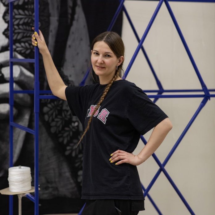 Приглашаем жителей Подольска на выставку монументальной графики Нины Кин Ефимовой «Люди INK»