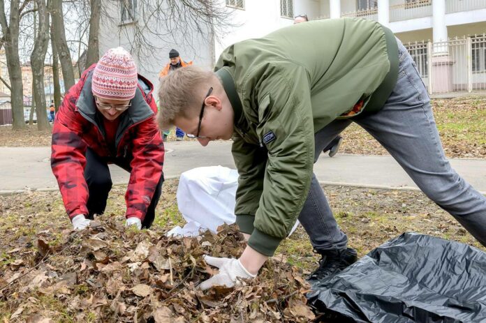 Во втором апрельском субботнике в Подольске приняли участие почти 400 человек