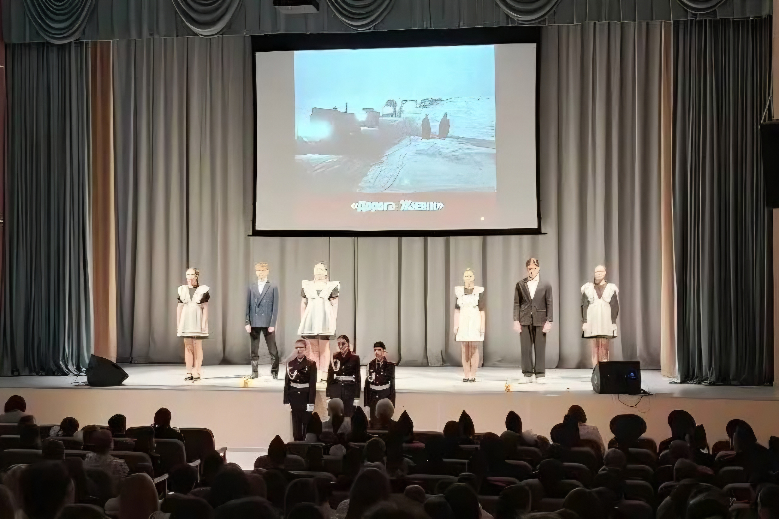 Единство поколений: школьники почтили память героев блокадного Ленинграда